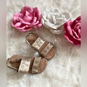 3/$20 Girls Oshkosh B’gosh Gold Sandals Size 10c